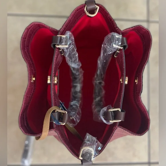 DOONEY AND BURKE..Burgundy Croc-Embossed Shoulder/Crossbody Bag - Picture 5 of 16